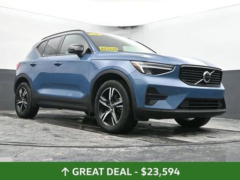 Used 2024 Volvo XC40 B5 Core image 44