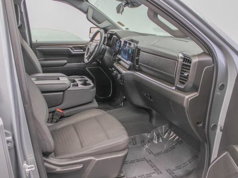 Used 2025 Chevrolet Silverado 1500 LT AWD/4WD image 21