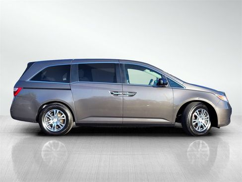 Used 2013 Honda Odyssey EX image 3