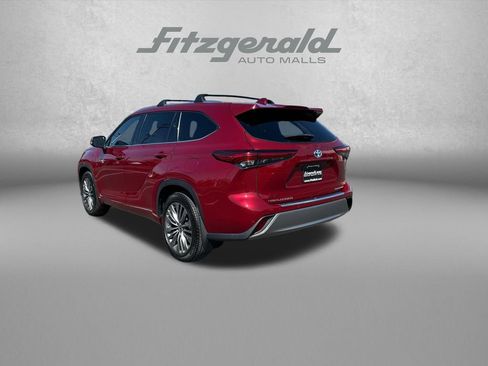 Used 2021 Toyota Highlander Platinum AWD/4WD image 5