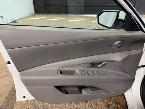 Used 2023 Hyundai Elantra SEL FWD image 21