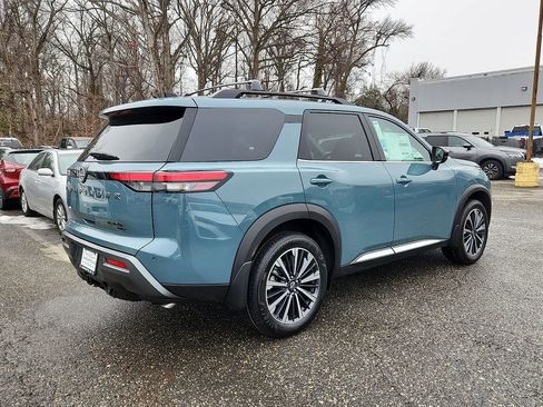 New 2026 Nissan Pathfinder Platinum w/ Cargo Package AWD/4WD image 4
