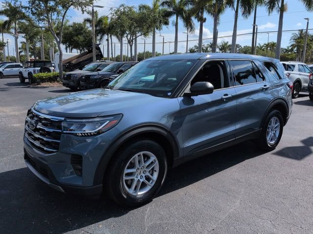 New 2026 Ford Explorer Active RWD image 8