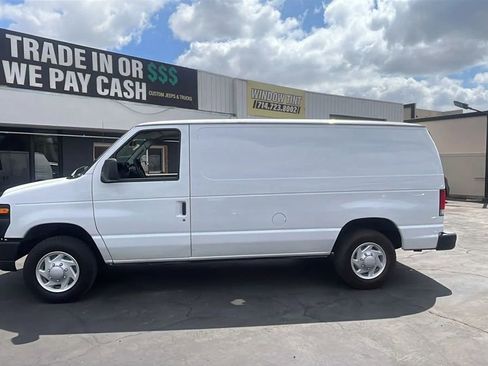 Used 2013 Ford E-150 and Econoline 150 image 2