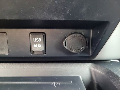 Used 2018 Toyota Tundra SR5 w/ SR5 Upgrade Package image 16