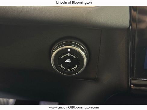 Used 2025 Lincoln Navigator L Reserve image 36