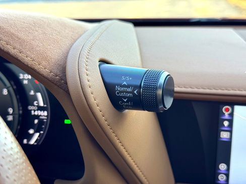 Used 2018 Lexus LC 500 Coupe w/ Performance Package image 30