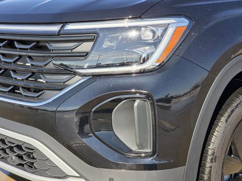 New 2026 Volkswagen Atlas Cross Sport SE image 6