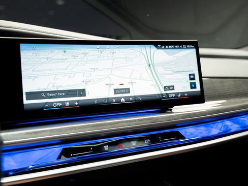 Used 2023 BMW i7 xDrive60 w/ Parking Assistance Package image 47