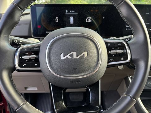 Used 2026 Kia Carnival FWD image 30