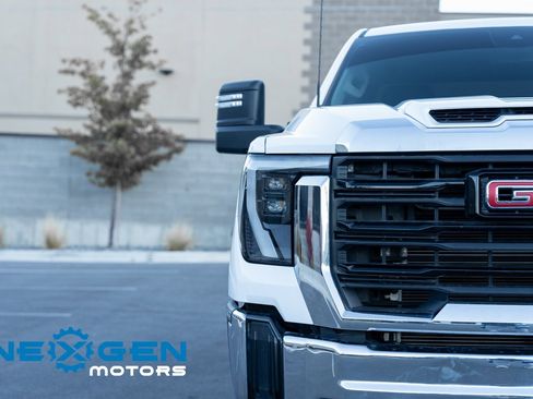 Used 2024 GMC Sierra 2500 Pro image 5