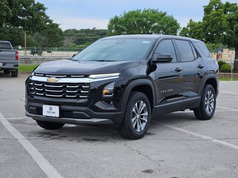 New 2026 Chevrolet Equinox LT w/ Convenience Package II FWD image 2