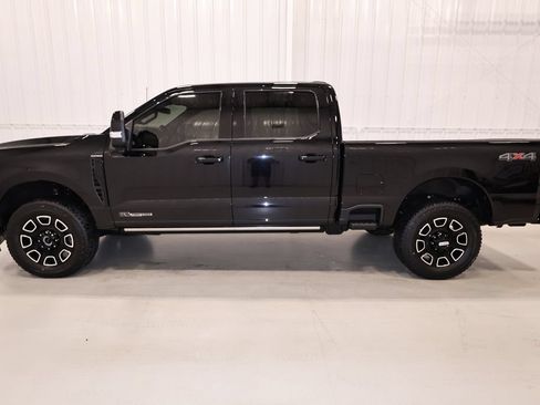 Certified 2025 Ford F350 Platinum AWD/4WD image 7