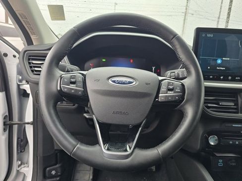Used 2023 Ford Escape SE image 25