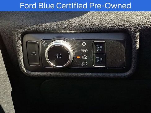 Used 2020 Ford Explorer XLT w/ Equipment Group 202A AWD/4WD image 27