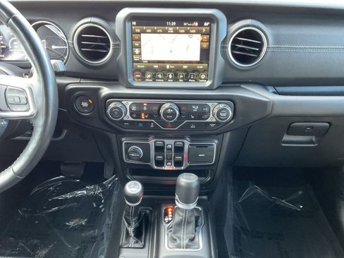 Used 2022 Jeep Wrangler Unlimited Sahara w/ Cold Weather Group image 11