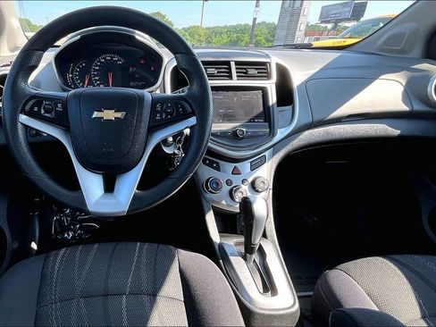 Used 2020 Chevrolet Sonic LT FWD image 10
