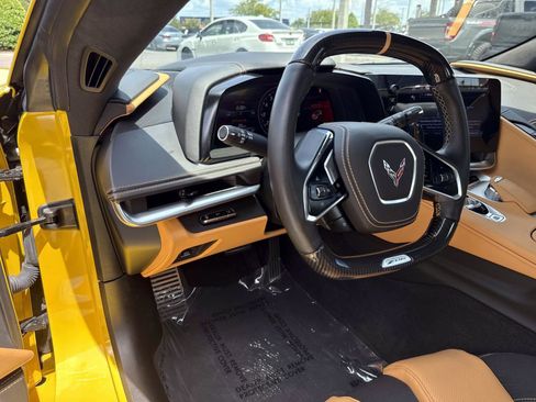 Used 2025 Chevrolet Corvette Z06 RWD image 22
