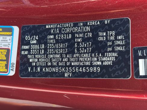 Used 2025 Kia Carnival FWD image 47