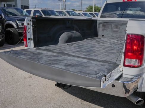 Used 2014 RAM 3500 Tradesman w/ Chrome Appearance Group AWD/4WD image 11