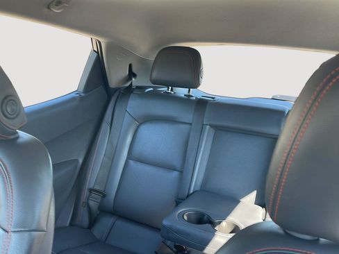 Used 2020 Chevrolet Bolt Premier w/ Infotainment Package FWD image 33