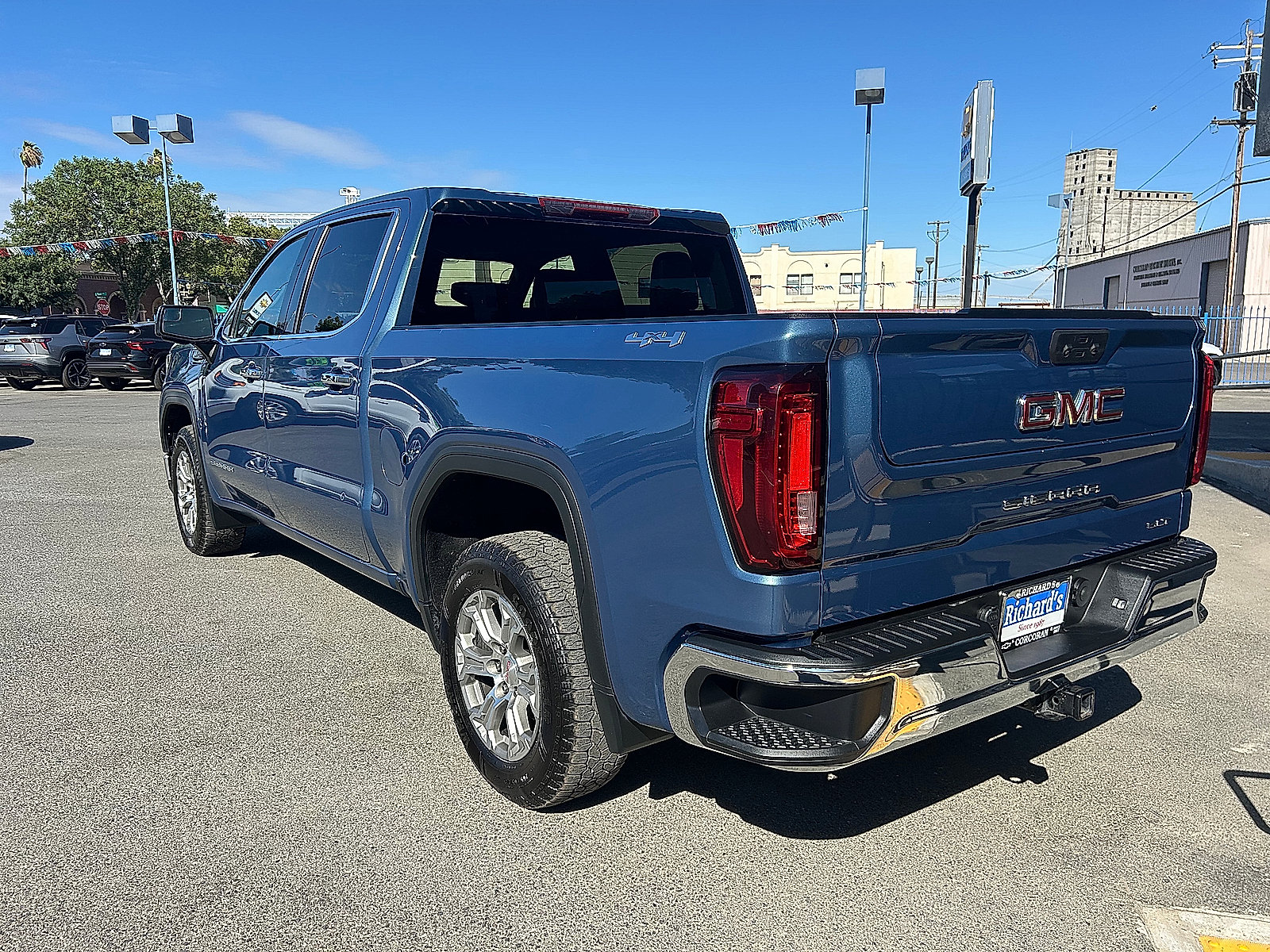 Used 2024 GMC Sierra 1500 SLT AWD/4WD image 5