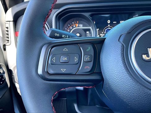 Used 2024 Jeep Gladiator Rubicon image 46