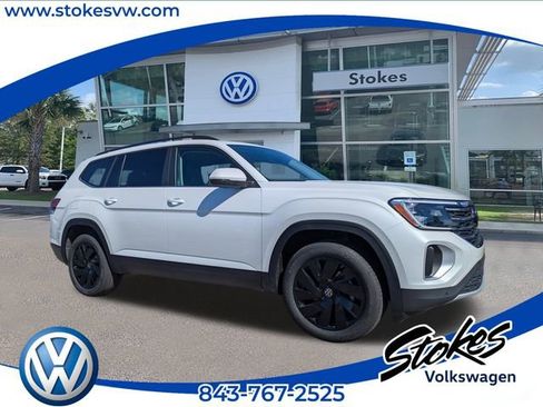 New 2026 Volkswagen Atlas SE FWD image 1