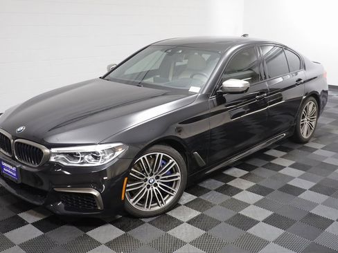 Used 2019 BMW M550i xDrive w/ Premium Package image 2