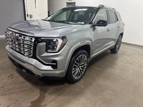 Used 2026 GMC Terrain Denali w/ LPO, Black Badging Package AWD/4WD image 6