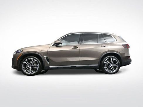 Used 2025 BMW X5 xDrive50e w/ Executive Package image 34