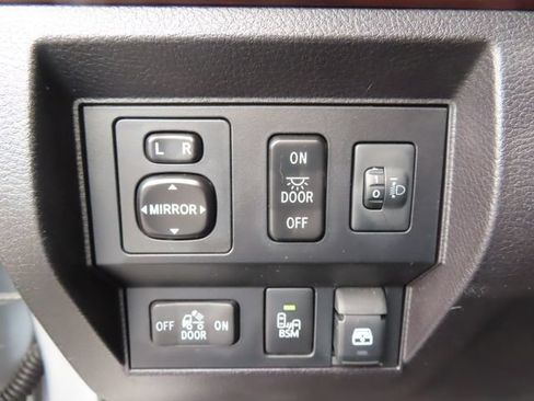 Used 2016 Toyota Tundra Limited w/ Limited Premium Package AWD/4WD image 38