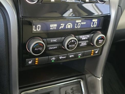 Used 2022 Subaru Ascent Limited AWD/4WD image 22
