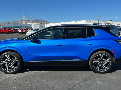 New 2026 Chevrolet Equinox EV LT image 8