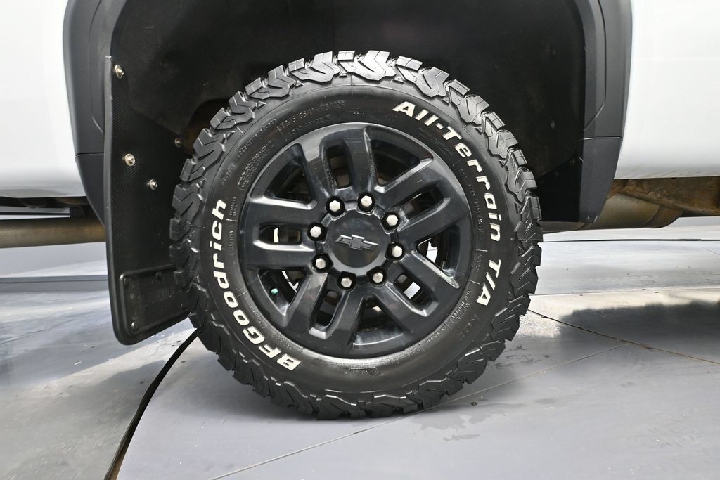 Used 2022 GMC Sierra 2500 AT4 w/ Snow Plow Prep/Camper Package AWD/4WD image 11