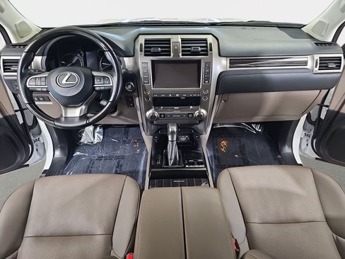Certified 2020 Lexus GX 460 Premium w/ Premium Package AWD/4WD image 9