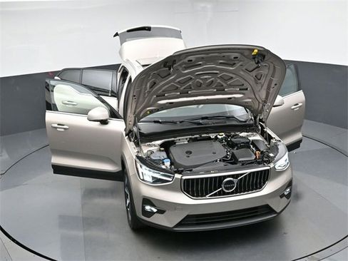 Used 2024 Volvo XC40 B5 Plus w/ Protection Package Premier image 49