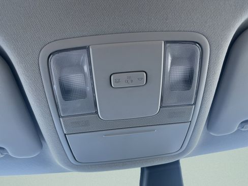 Used 2025 Kia Soul LX w/ LX Technology Package FWD image 18