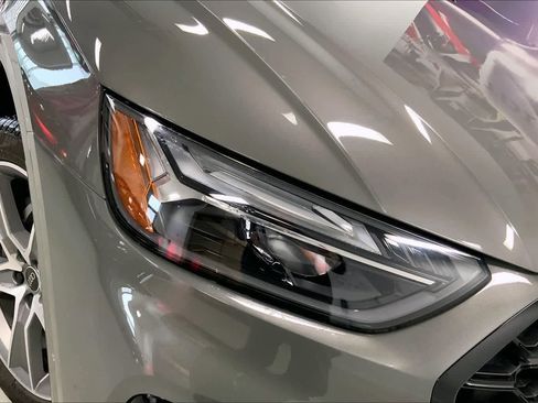 Certified 2025 Audi Q5 2.0T Premium w/ Convenience Plus Package image 29