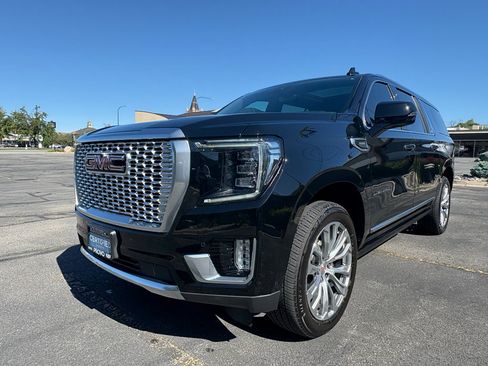 Used 2024 GMC Yukon XL Denali w/ Denali Reserve Package AWD/4WD image 14