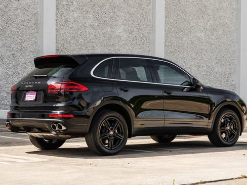 Used 2015 Porsche Cayenne S image 41