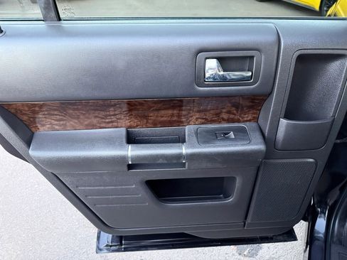 Used 2019 Ford Flex Limited image 17