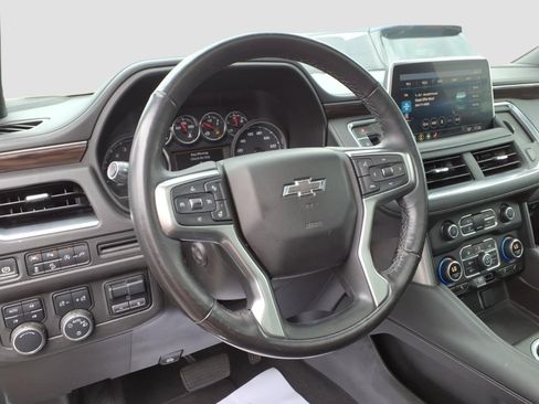 Used 2021 Chevrolet Suburban Z71 w/ Z71 Signature Package AWD/4WD image 12