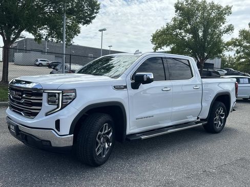 Used 2025 GMC Sierra 1500 SLT w/ SLT Premium Plus Package AWD/4WD image 9