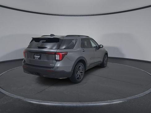 Used 2025 Ford Explorer ST-Line w/ ST-Line Street Pack AWD/4WD image 15