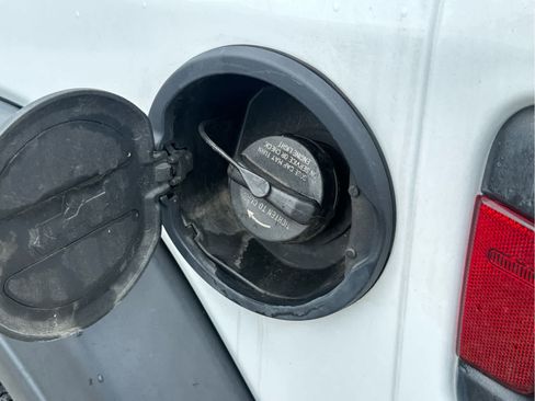 Used 2021 Jeep Wrangler Willys image 16