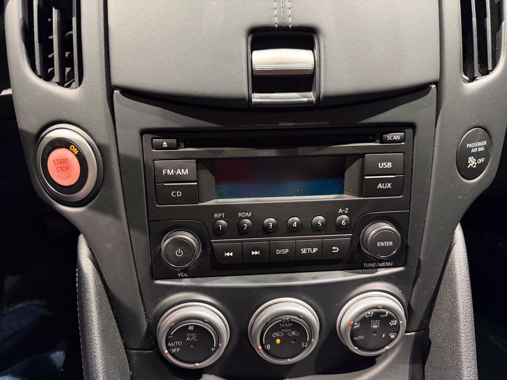 Used 2019 Nissan 370Z Coupe RWD image 19