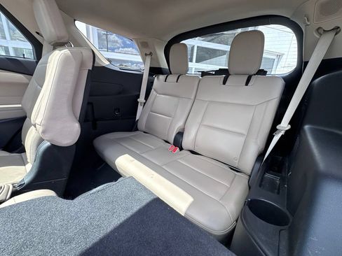 Used 2022 Ford Explorer Limited w/ Equipment Group 301A AWD/4WD image 26