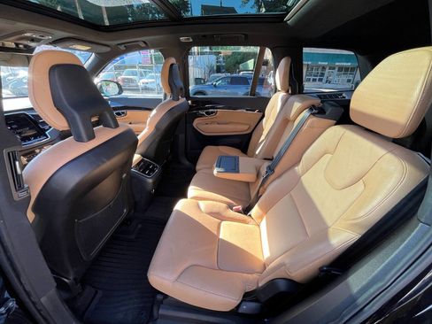 Used 2016 Volvo XC90 T6 Momentum w/ Momentum Plus Package image 10