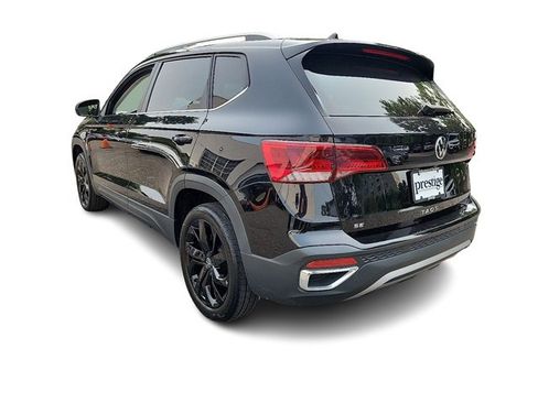 Certified 2022 Volkswagen Taos SE w/ Panoramic Sunroof Package image 4